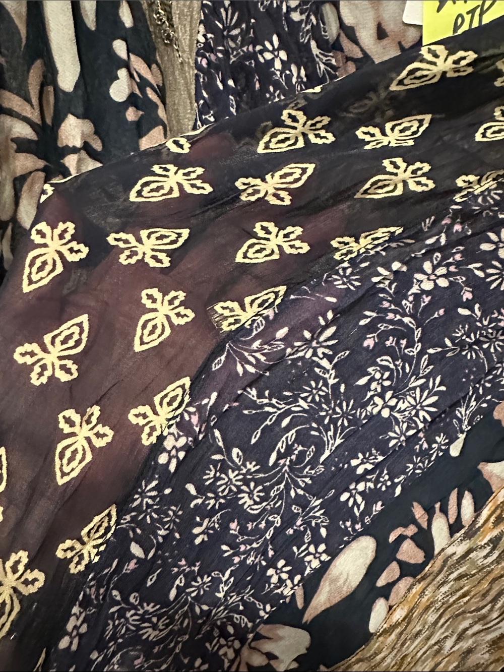201 NWT Young Threads Mixed-Print V-Neck Blouse in Olive, Black and Pink - Picture 6 of 6